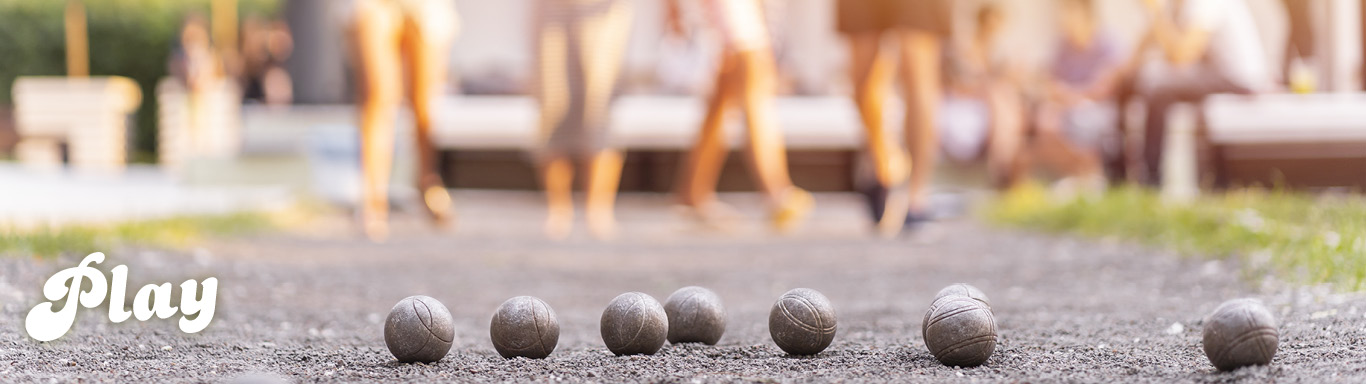 People playing pentanque