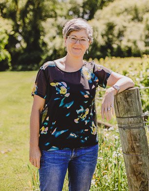 Jules Taylor in Vineyard